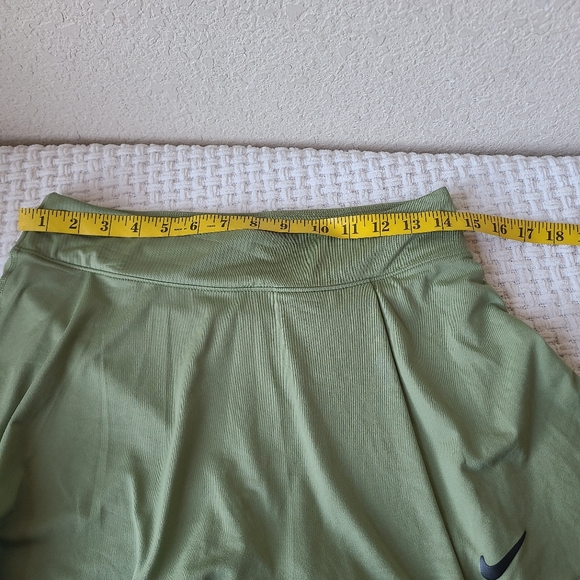 Nike Women's Olive Skater Skirt Size M - Picture 4 of 13